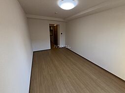 ウィンドテラス市川真間 203 2階1Kのリビング/ダイニング