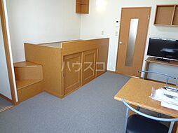 レオパレスアルファータカネ 205 2階1Kのリビング/ダイニング