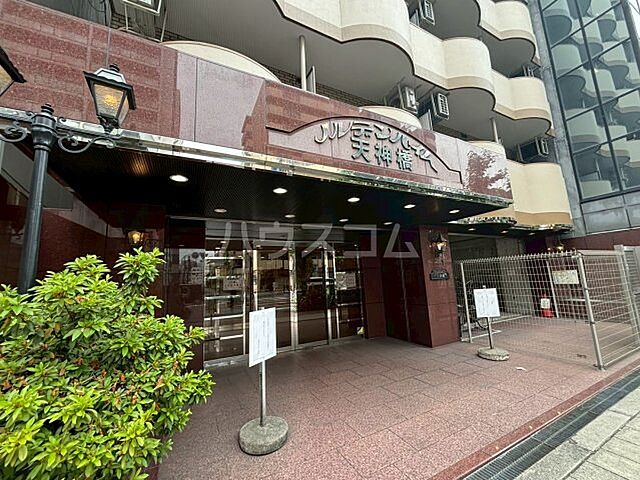 6 / 15