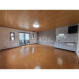 ラ・メゾン・クーヴェール 2階ワンルームのリビング/ダイニング