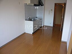 Ｐｅａｃｈ花の家 202 2階2LDKのリビング/ダイニング