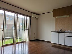 メゾン東大沼 105 1階2LDKのリビング/ダイニング