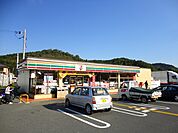 【コンビニエンスストア】セブン-イレブン園部内林町店まで1171ｍ