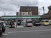 【コンビニエンスストア】ファミリーマート中小田井公園前店まで1126ｍ