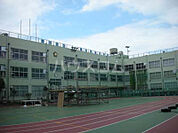 【小学校】荒川区立 尾久小学校まで554ｍ