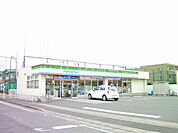 【コンビニエンスストア】ファミリーマート登戸中央店まで505ｍ