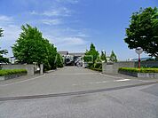 【高校】ぐんま国際アカデミー中等部・高等部まで1335ｍ