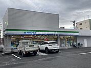 【コンビニエンスストア】ファミリーマート　太閤通八丁目店まで445ｍ