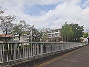 【小学校】五ヶ丘小学校まで820ｍ