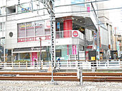 【ファミリーレストラン】ガスト　町田駅北口店まで611ｍ