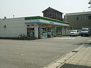 【コンビニエンスストア】ファミリーマート日進香久山店まで255ｍ