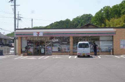 画像17:セブン−イレブン彦根岡町店(コンビニ)まで598m