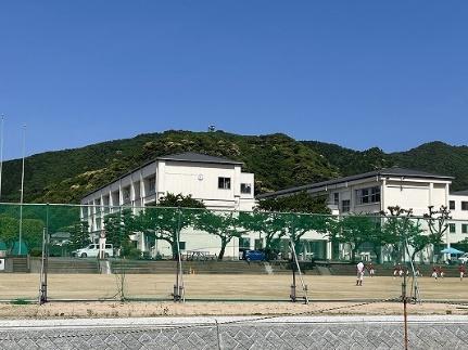 画像12:たつの市立中学校龍野東中学校(中学校)まで409m