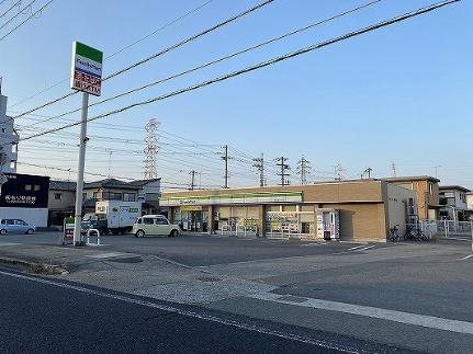 画像16:ファミリーマート高砂松陽一丁目店(コンビニ)まで318m