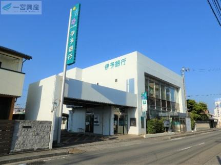 画像15:伊予銀行椿支店(銀行)まで593m
